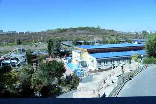 Отель Armenian Village Park Hotel Ереван Четырехместный номер Делюкс-2